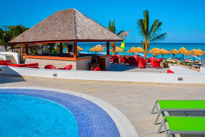 Imagen de la piscina del Hotel Grand Decameron Cornwall Beach, A Trademark All Inclusive. Foto 18
