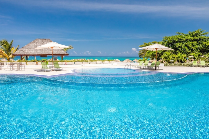 Imagen de la piscina del Hotel Grand Decameron Cornwall Beach, A Trademark All Inclusive. Foto 19