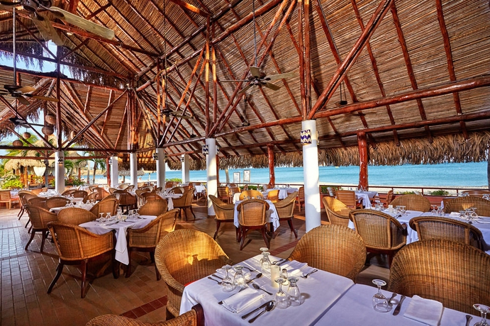 Imagen del bar/restaurante del Hotel Grand Decameron Panama, A Trademark All Inclusive Resort. Foto 7