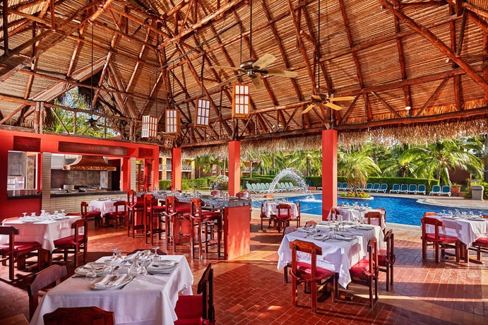 Imagen del bar/restaurante del Hotel Grand Decameron Panama, A Trademark All Inclusive Resort. Foto 8