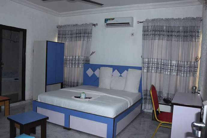 Imagen de la habitación del Hotel Grand Decent and Suites. Foto 6