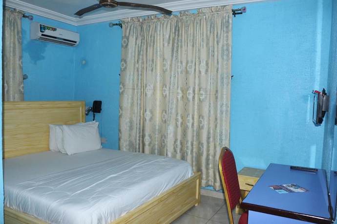 Imagen de la habitación del Hotel Grand Decent and Suites. Foto 8