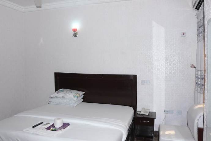 Imagen de la habitación del Hotel Grand Decent and Suites. Foto 12