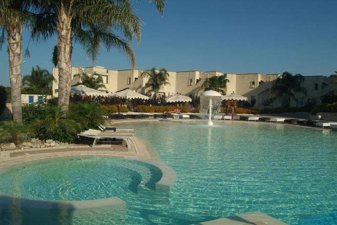 Imagen de la piscina del Hotel Grand Dei Cavalieri. Foto 17