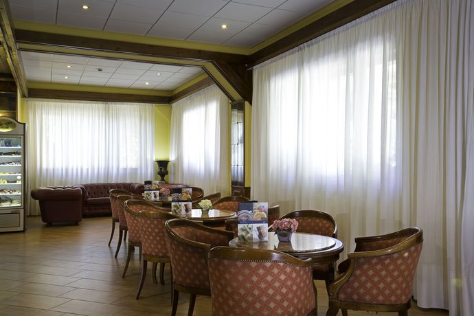 Imagen del bar/restaurante del Hotel Grand Del Parco. Foto 6