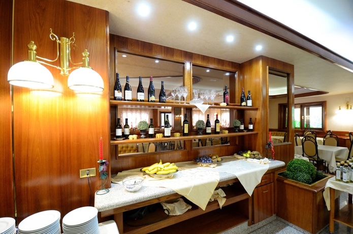 Imagen del bar/restaurante del Hotel Grand Delle Rocche. Foto 4