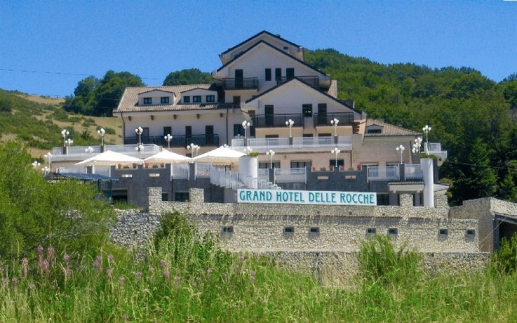 Imagen de los exteriores del Hotel Grand Delle Rocche. Foto 7