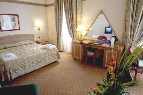 Imagen general del Hotel Grand Delle Terme Re Ferdinando. Foto 6
