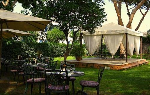 Imagen general del Hotel Grand Delle Terme Re Ferdinando. Foto 7