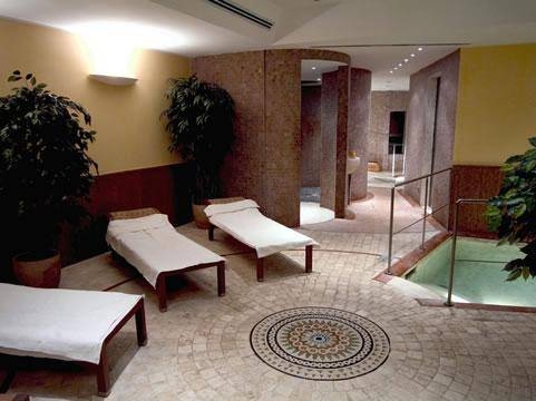 Imagen general del Hotel Grand Delle Terme Re Ferdinando. Foto 11