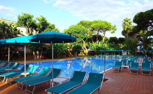 Imagen general del Hotel Grand Delle Terme Re Ferdinando. Foto 14