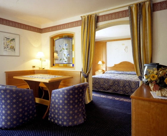 Imagen de la habitación del Hotel Grand Des Alpes, San Martino di Castrozza. Foto 5