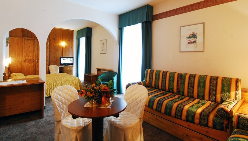 Imagen de la habitación del Hotel Grand Des Alpes, San Martino di Castrozza. Foto 11