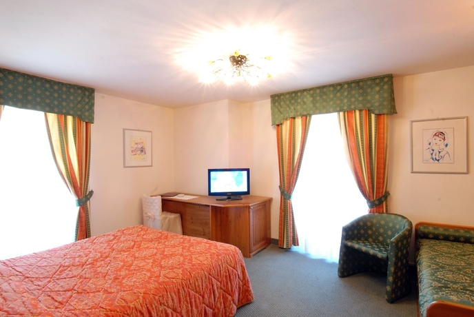 Imagen de la habitación del Hotel Grand Des Alpes, San Martino di Castrozza. Foto 13