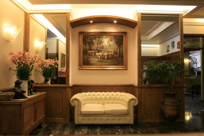 Imagen de los interiores del Hotel Grand Des Alpes, San Martino di Castrozza. Foto 18