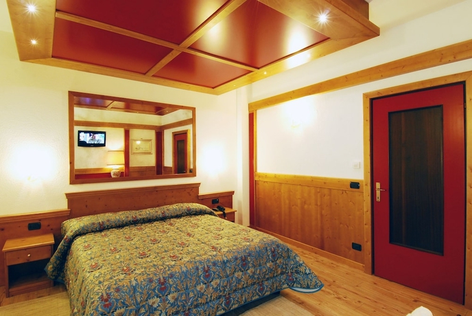 Imagen de la habitación del Hotel Grand Des Alpes, San Martino di Castrozza. Foto 15