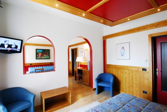 Imagen de la habitación del Hotel Grand Des Alpes, San Martino di Castrozza. Foto 16