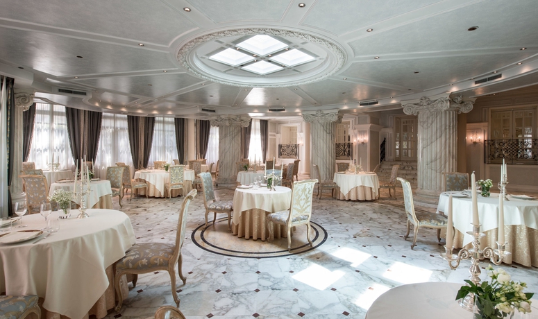 Imagen de los interiores del Hotel Grand Des Bains. Foto 12