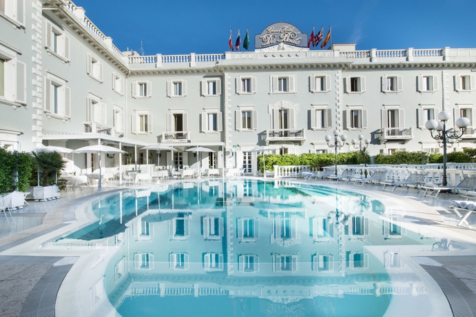 Imagen de la piscina del Hotel Grand Des Bains, Riccione. Foto 16