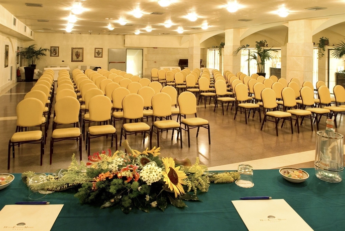 Imagen de los interiores del Hotel Grand Des Ètrangers. Foto 16