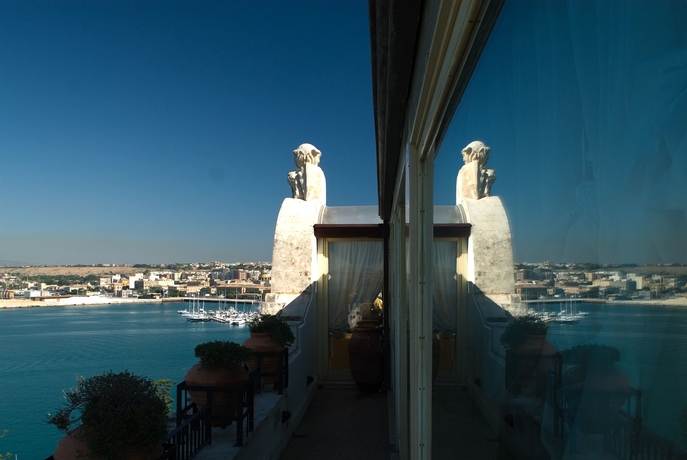 Imagen de la habitación del Hotel Grand Des Ètrangers. Foto 8