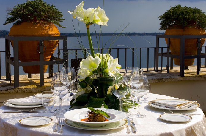 Imagen del bar/restaurante del Hotel Grand Des Ètrangers. Foto 5