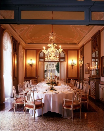 Imagen general del Hotel Grand Des Iles Borromees. Foto 9