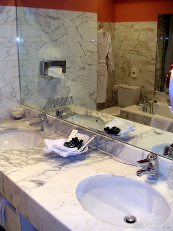 Imagen de la habitación del Hotel Grand Des Templiers. Foto 6