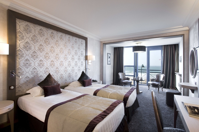 Imagen de la habitación del Hotel Grand Des Thermes. Foto 5