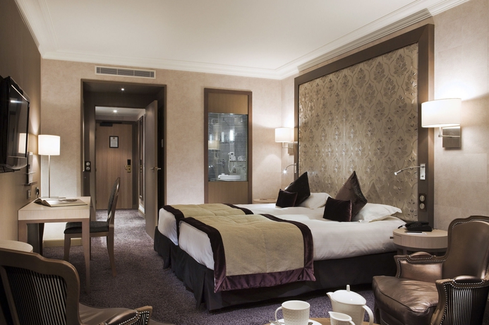 Imagen de la habitación del Hotel Grand Des Thermes. Foto 6