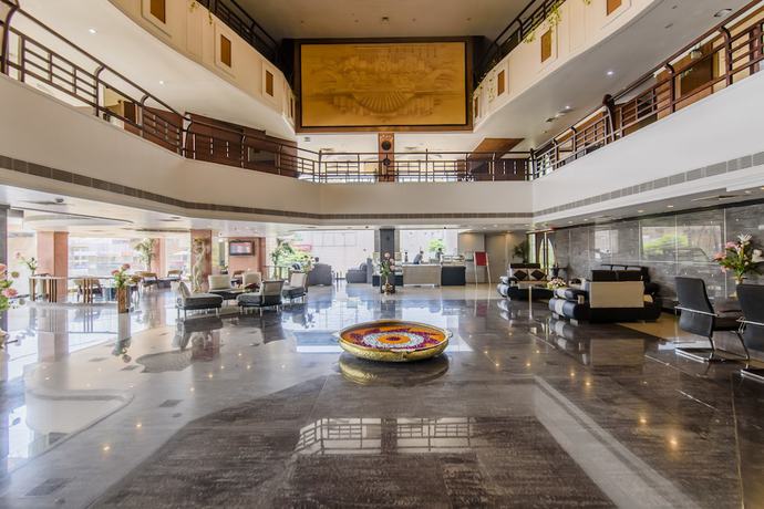 Imagen de los interiores del Hotel Grand Dhillon. Foto 19