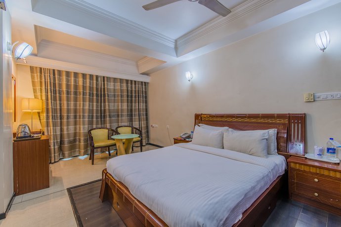 Imagen de la habitación del Hotel Grand Dhillon. Foto 12