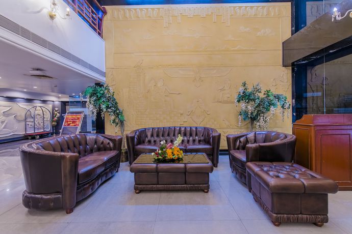 Imagen de los interiores del Hotel Grand Dhillon. Foto 20