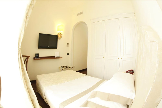 Imagen de la habitación del Hotel Grand Di Lecce. Foto 7