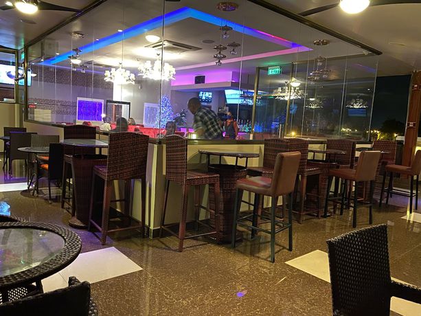 Imagen del bar/restaurante del Hotel Grand Diamond Suites Trinidad. Foto 5