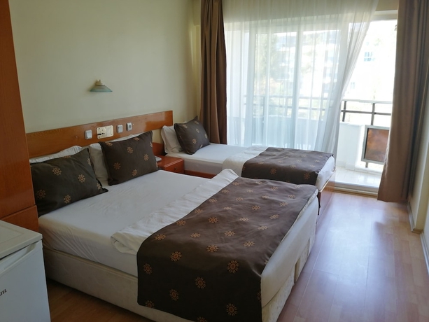 Imagen de la habitación del Hotel Grand Didyma. Foto 8