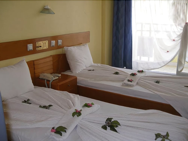 Imagen de la habitación del Hotel Grand Didyma. Foto 14