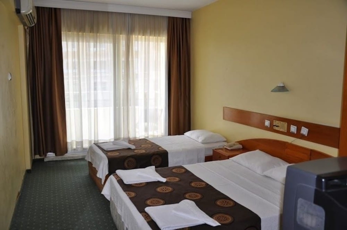 Imagen de la habitación del Hotel Grand Didyma. Foto 15