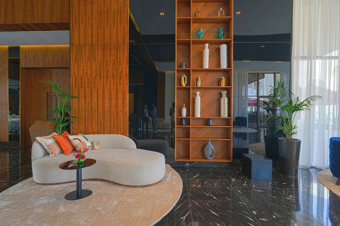 Imagen de los interiores del Hotel Grand Dominium. Foto 12