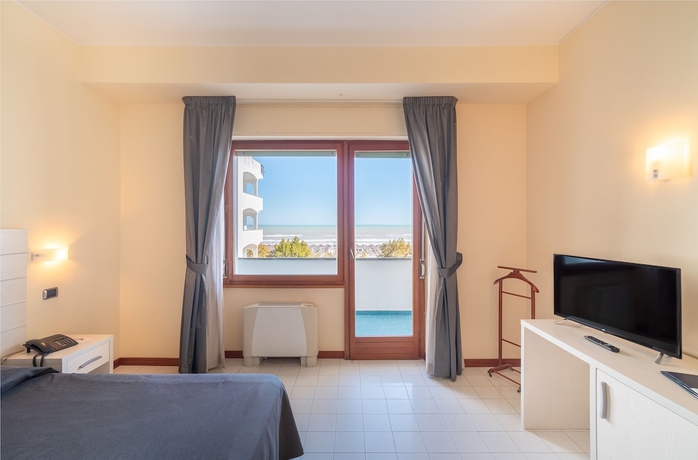 Imagen de la habitación del Hotel Grand Don Juan. Foto 8