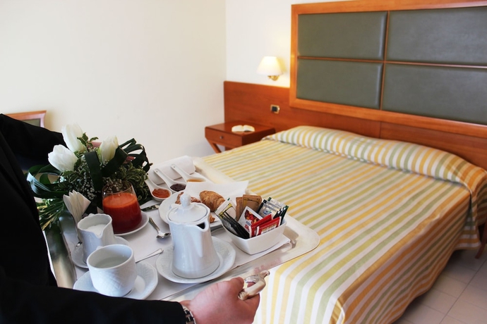 Imagen de la habitación del Hotel Grand Don Juan. Foto 9