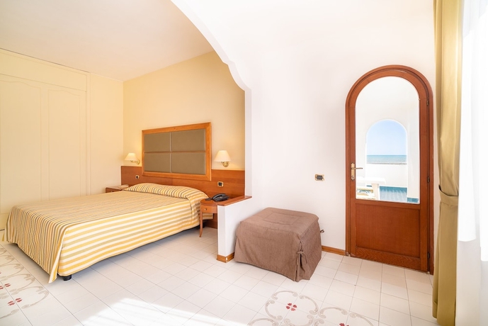 Imagen de la habitación del Hotel Grand Don Juan. Foto 11