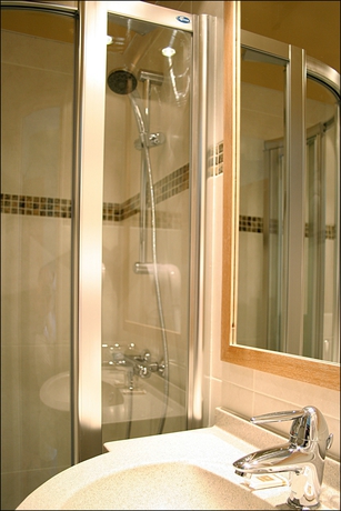 Imagen de la habitación del Hotel Grand Dore. Foto 6