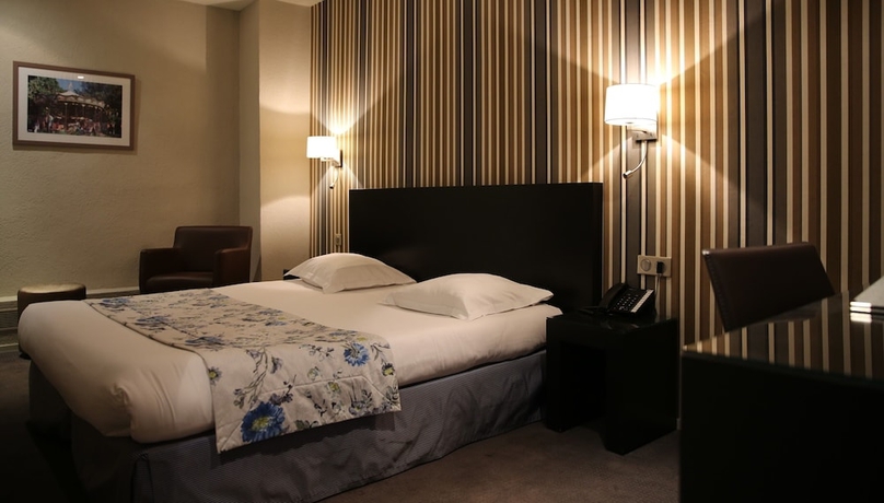 Imagen de la habitación del Hotel Grand D'orléans, Toulouse. Foto 17