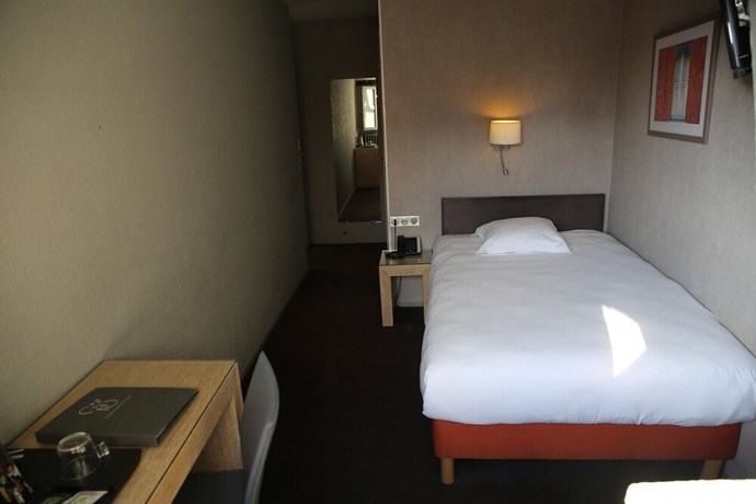 Imagen de la habitación del Hotel Grand D'orleans, Albi. Foto 3