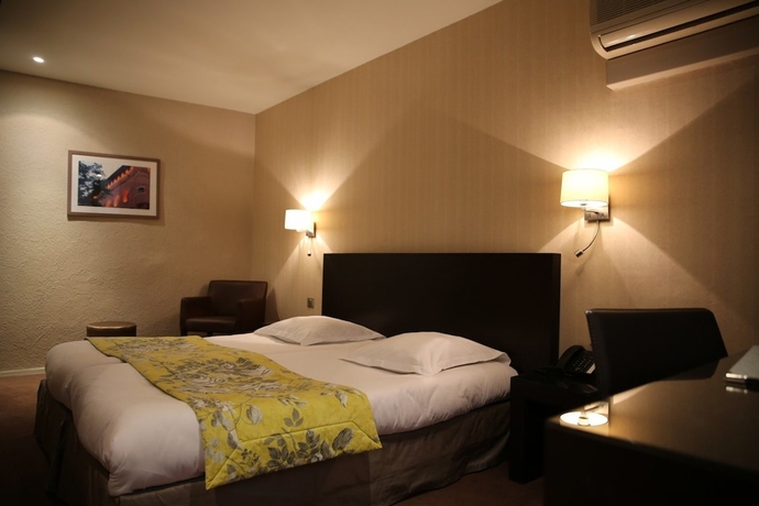 Imagen de la habitación del Hotel Grand D'orleans, Albi. Foto 16
