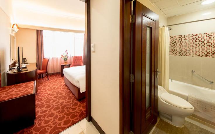 Imagen de la habitación del Hotel Grand Dragon. Foto 5