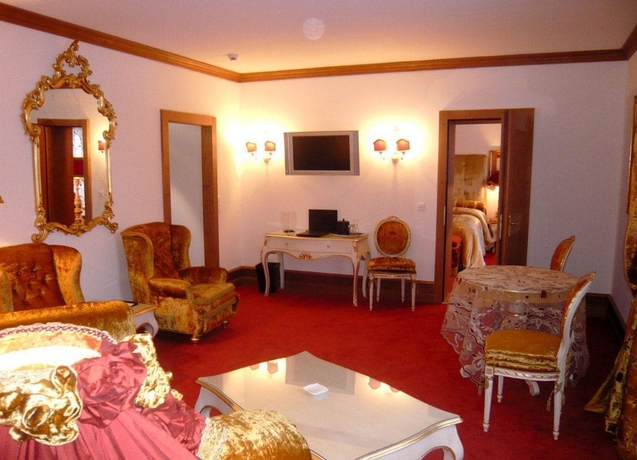 Imagen de la habitación del Hotel Grand Du Golf and Palace. Foto 9
