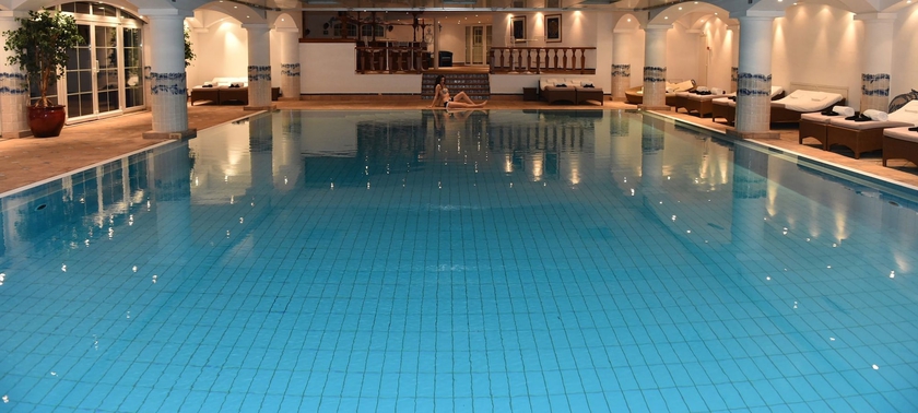 Imagen de la piscina del Hotel Grand Du Golf and Palace. Foto 18