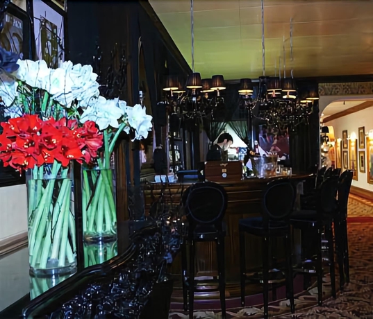 Imagen del bar/restaurante del Hotel Grand Du Golf and Palace. Foto 3